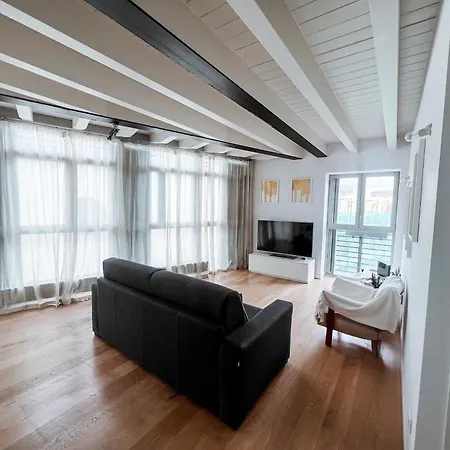 Apartment Garden Penthouse - Large & Trendy Flat, Milan