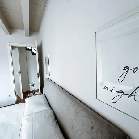 Garden Penthouse - Large & Trendy Flat, Milan