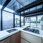Garden Penthouse - Large & Trendy Flat, *