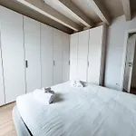 Garden Penthouse - Large & Trendy Flat, *